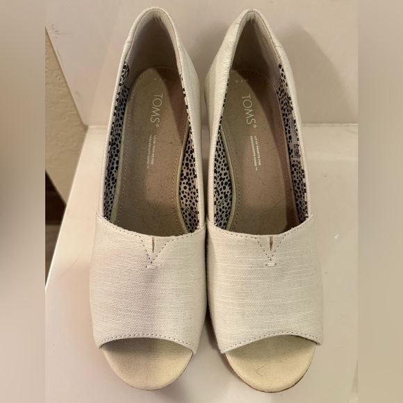 TOMS canvas peep-toe cork wedge slip-ons in EUC. - Picture 2 of 9